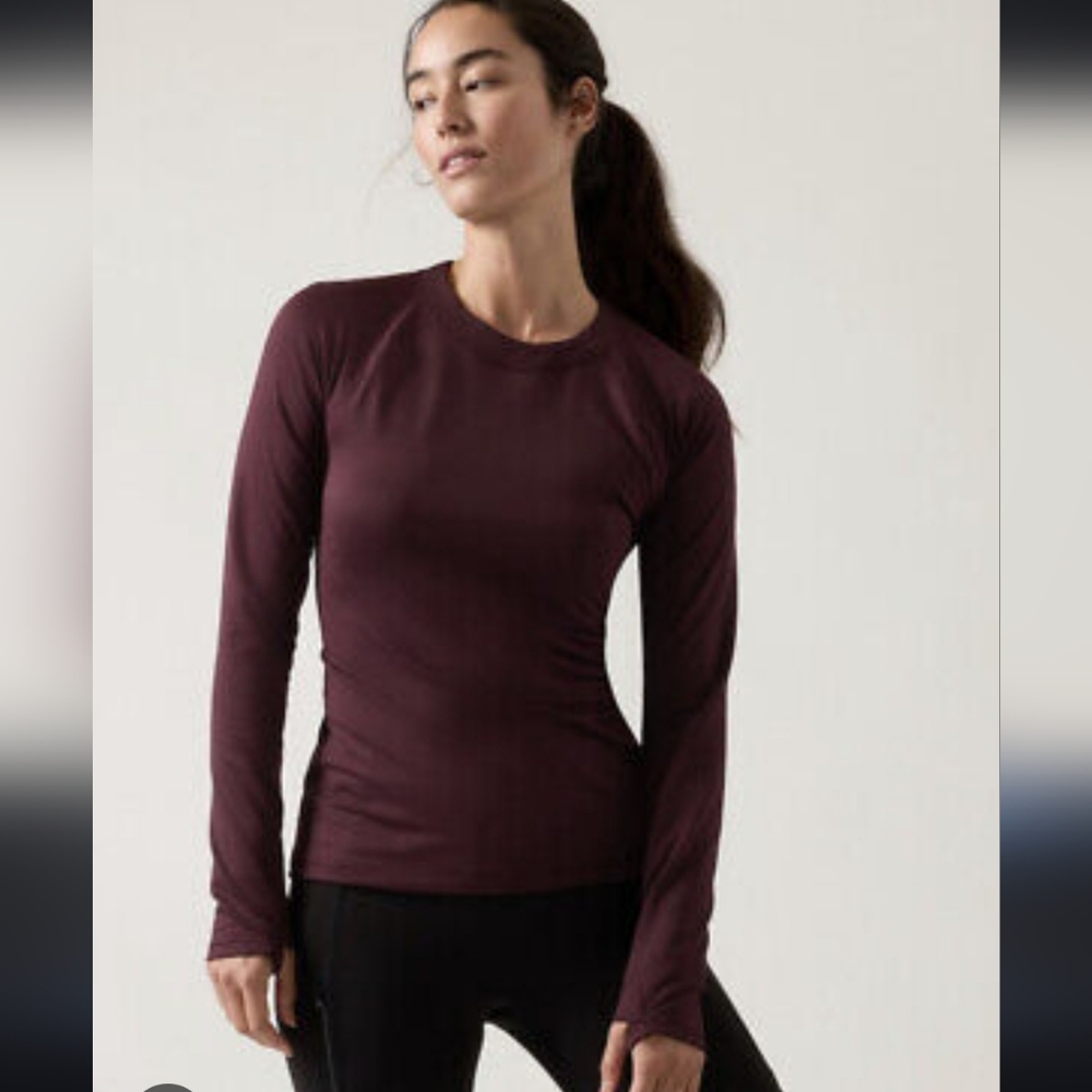 NWOT- Athleta Whistler long sleeve Thermal tee top in Spiced Cabernet-Small